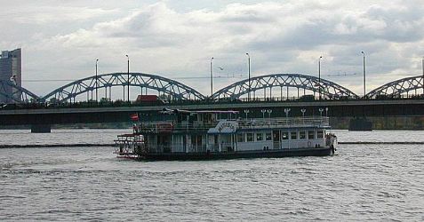 Riga, Lettland - Latvia: Schiff auf der Düna / Daugava