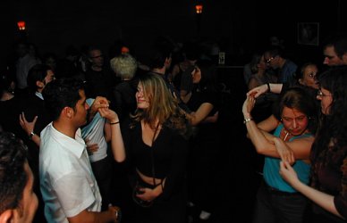 Bremen: Salsa in der Beluga-Bar, Auf den Höfen