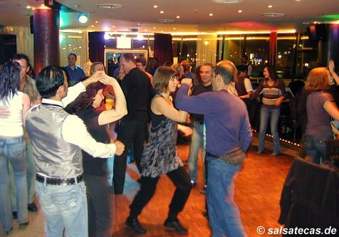 Salsa in Köln: MP 34 im Mediapark