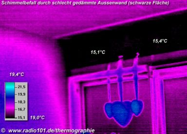 Feuchtigkeit durch mangelnde Wärmedämmung / Isolierung einer Aussenwand, Beispiel (click to enlarge)