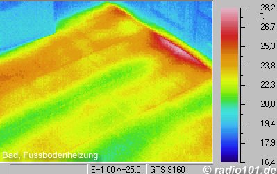 Underfloorheating in a bathroom - Thermographic picture - infrared photograph